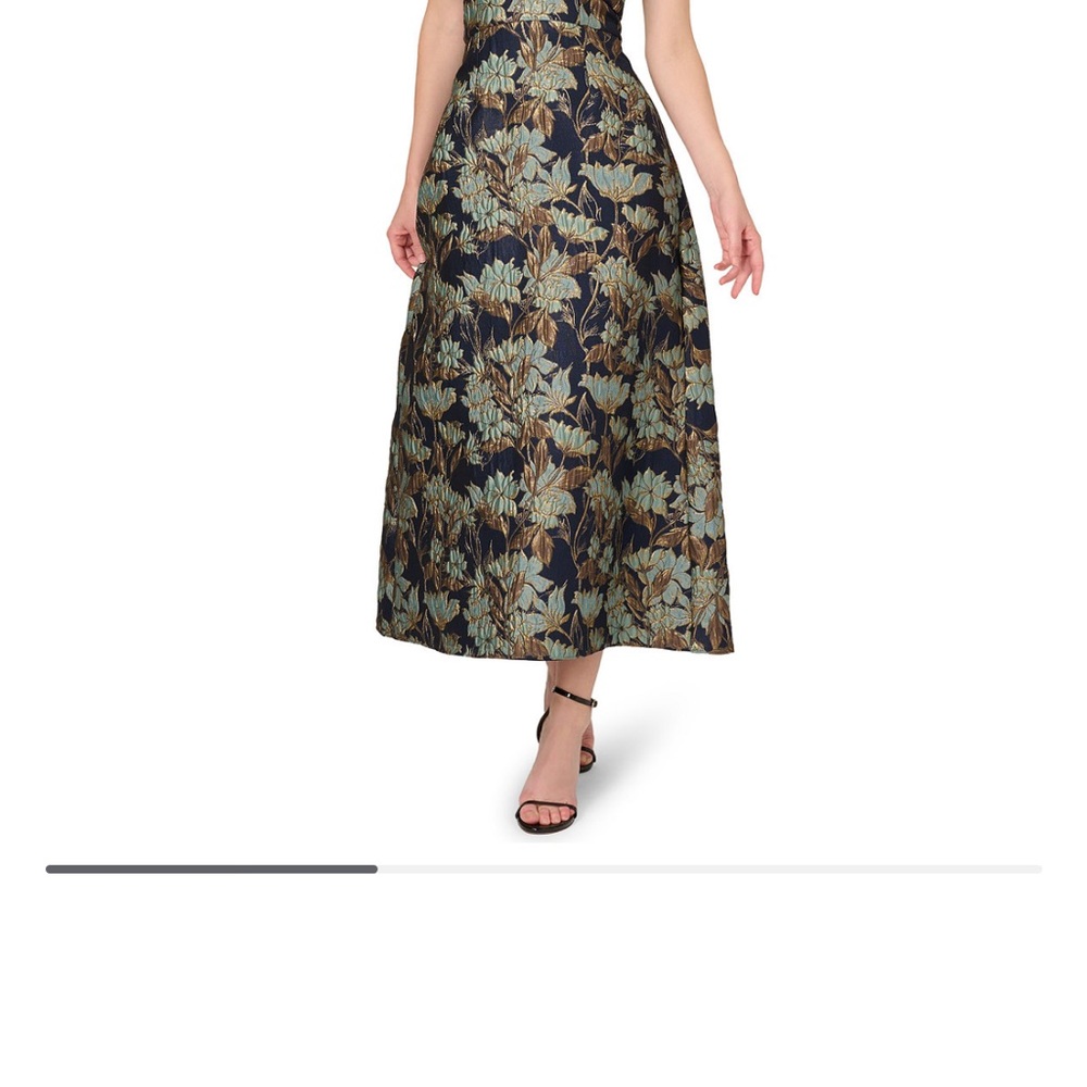 Floral Jacquard A-Line Maxi Skirt in Navy and Gold